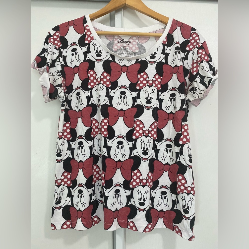 🌷$6🌷Preloved Disney Minnie Mouse Printed Women Tees Size:L